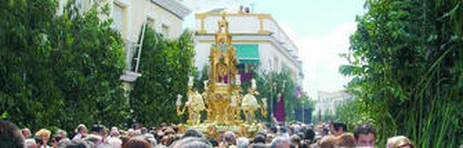 Cristo Sacramentado realizará mañana su recorrido tradicional en medio de un espectacular decorado natural en el que se vuelca la totalidad del pueblo.
