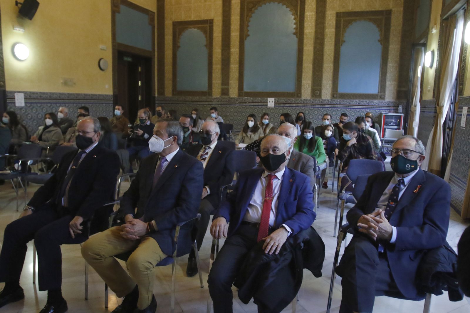 La entrega de los V Premios a la Excelencia Académica para hijos de la Guardia Civil, en fotografías