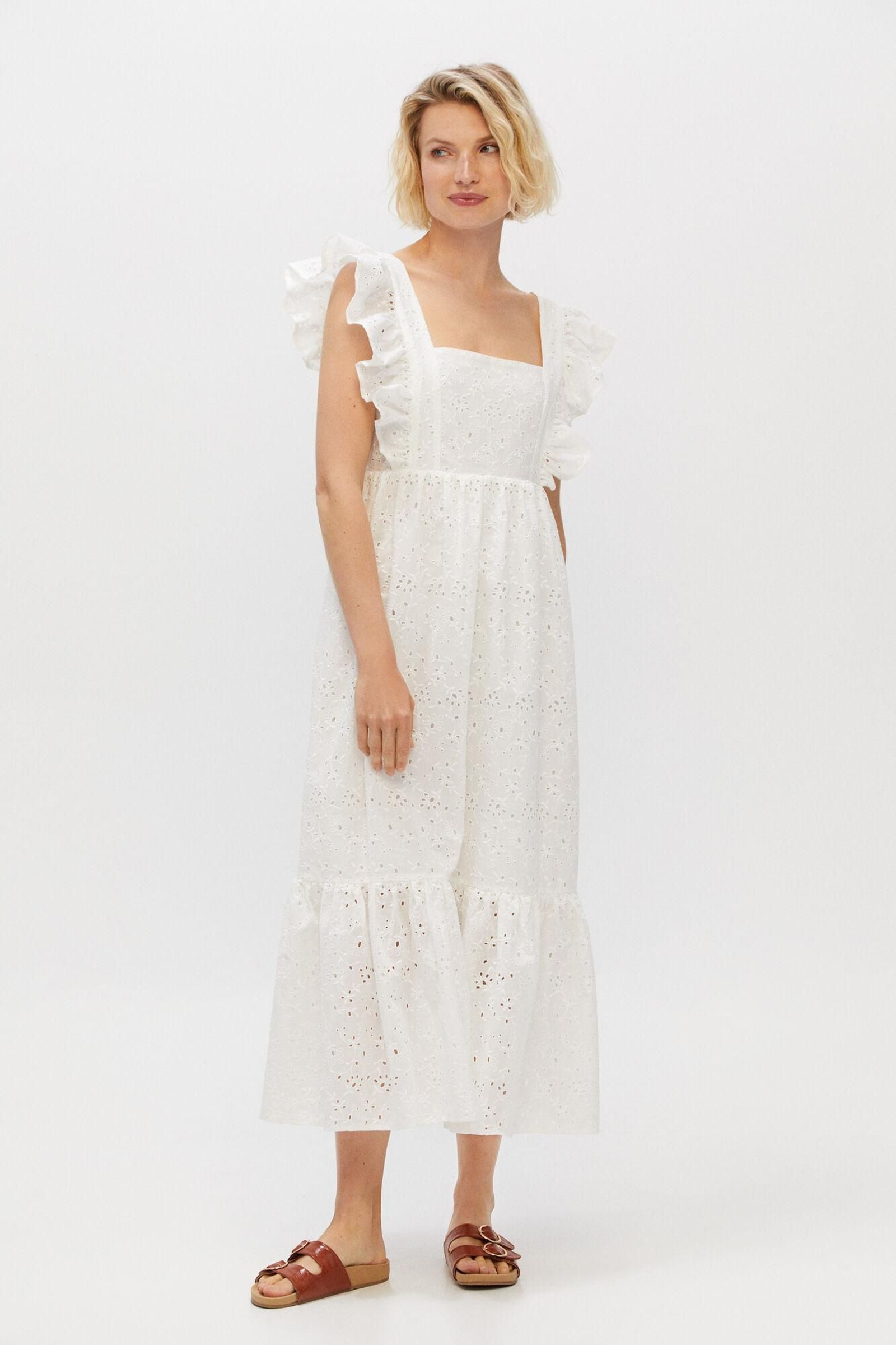 Vestido mariposa con bordados de Cortefiel. Vestido mariposa con bordados de Cortefiel.