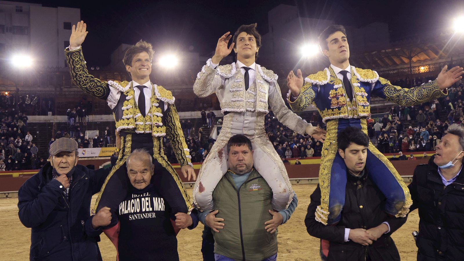 El Juli, Roca Rey y Tomás Rufo salieron a hombros del coso castellonense.