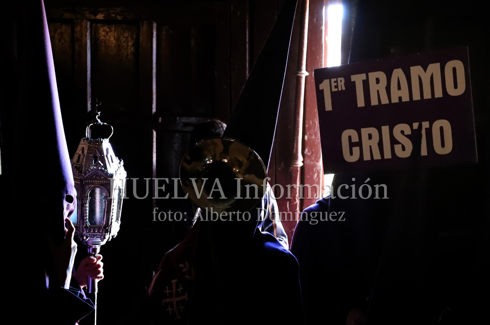 Imágenes de la procesión de Pasión en Huelva