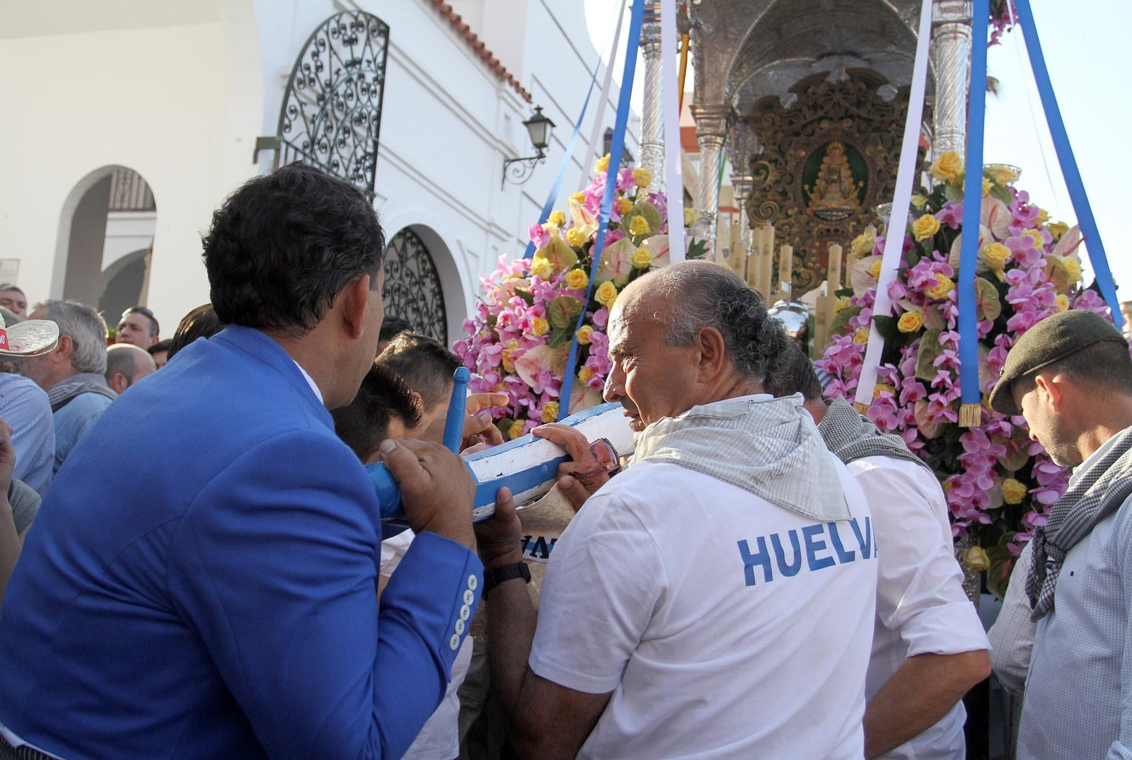 Imágenes de la salida de la Hermandad de Huelva