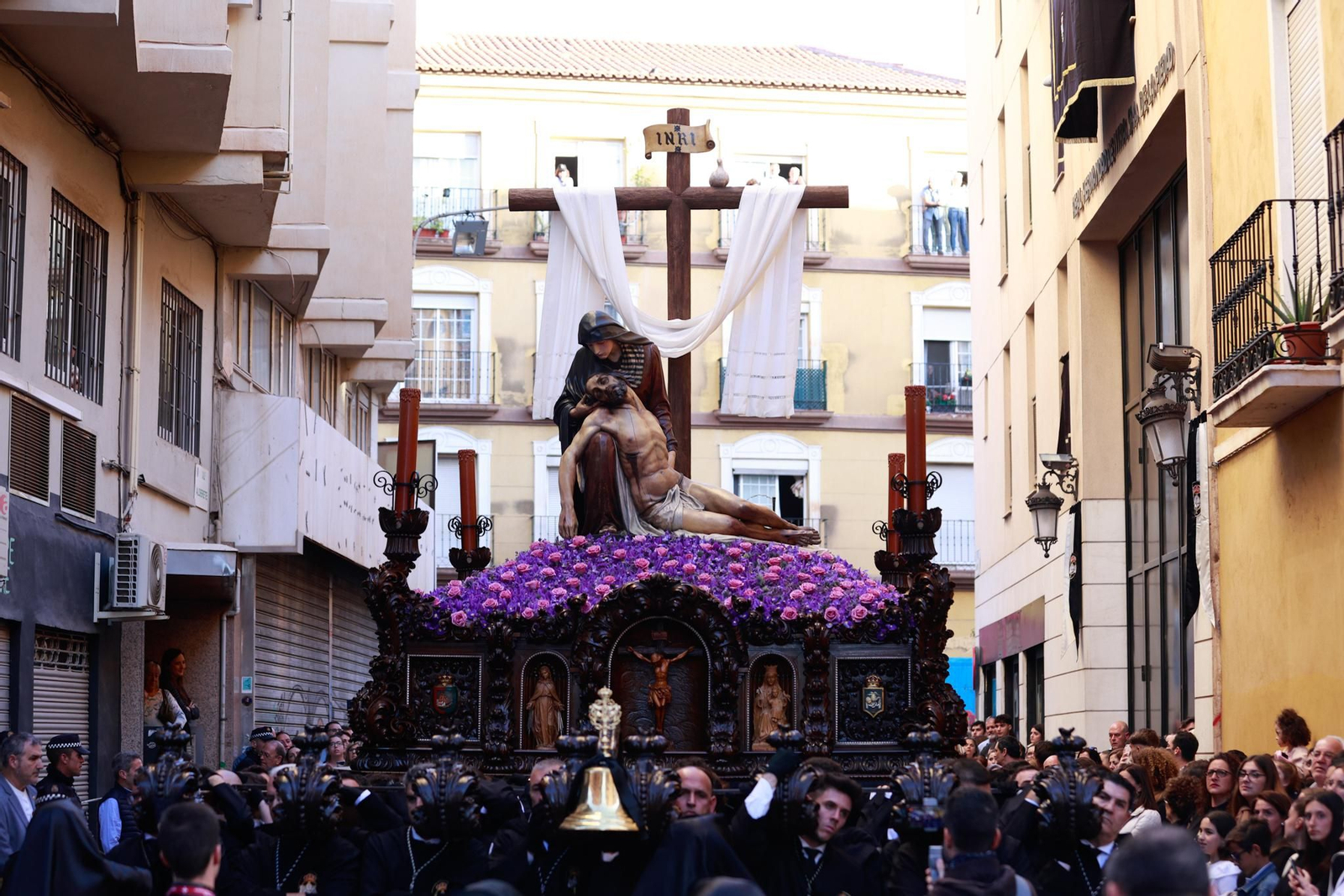 La Piedad en su procesión del Viernes Santo en Málaga, en fotos