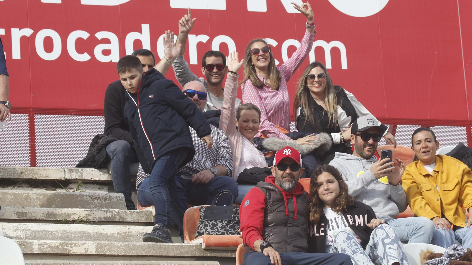 Búscate en el Algeciras CF  - Linares de Primera Federación