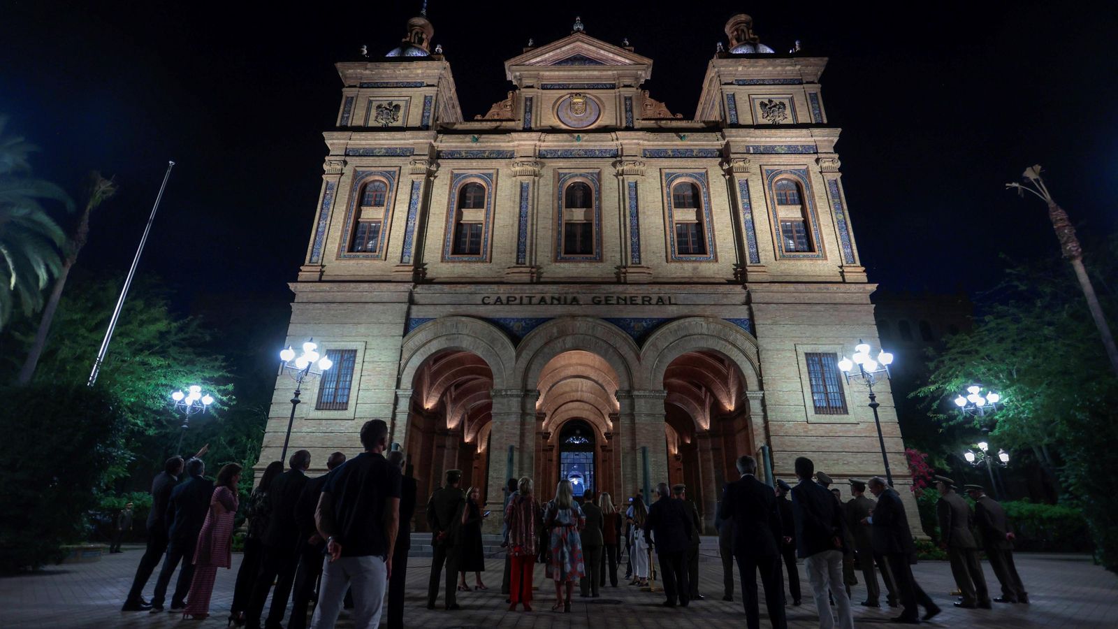 Detalle de la nueva iluminación de Capitanía General.