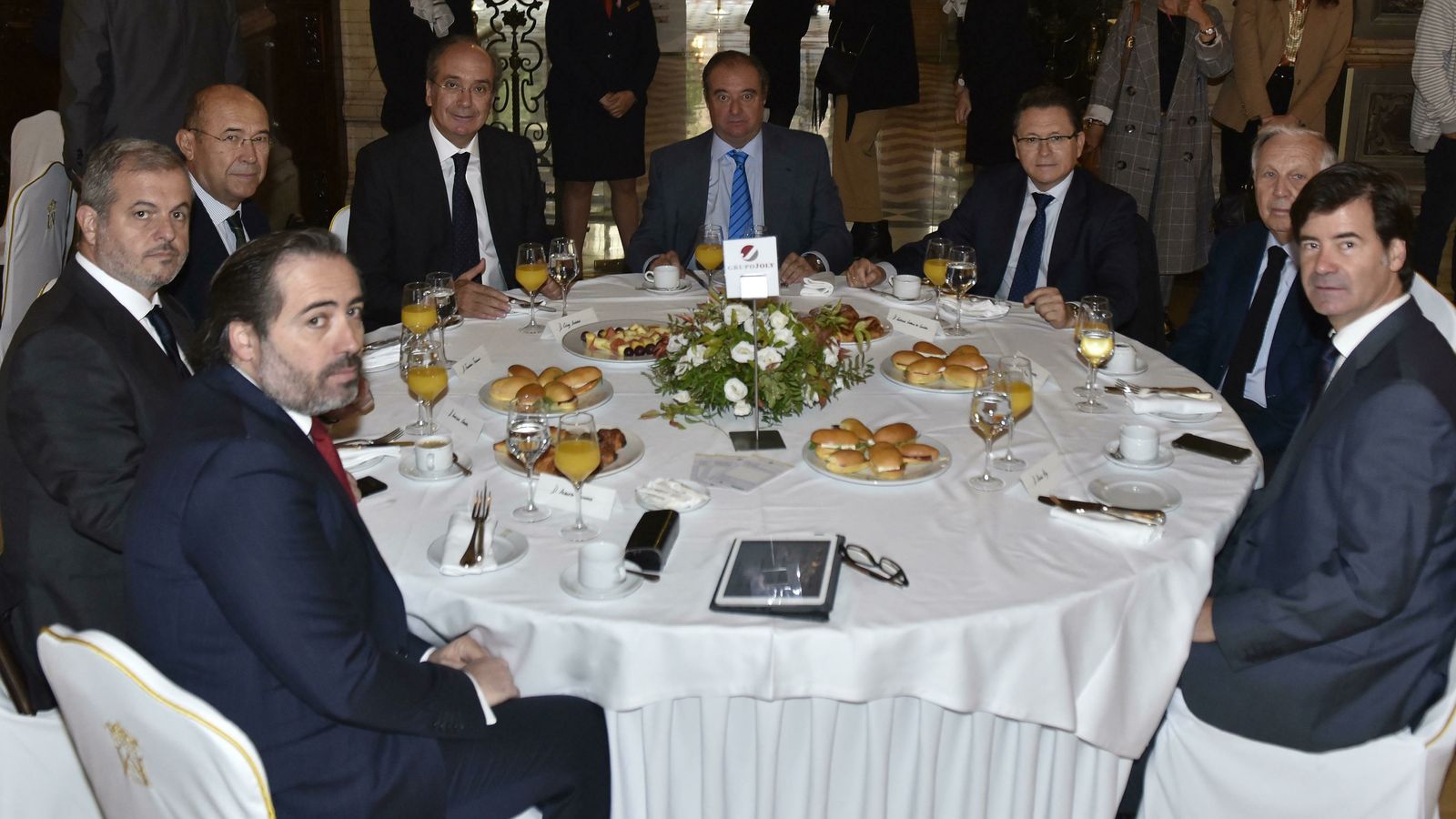 Alberto Grimaldi, Enrique Crespo, Francisco Ferraro, Cirus Andreu, Tomás Valiente, Enrique Ladrón de Guevara, José Luis Ballester y Miguel Rus.