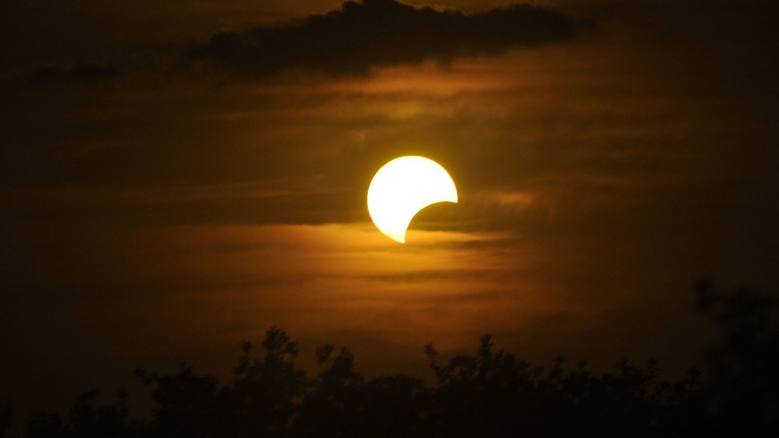 Momentos previos a producirse un eclipse