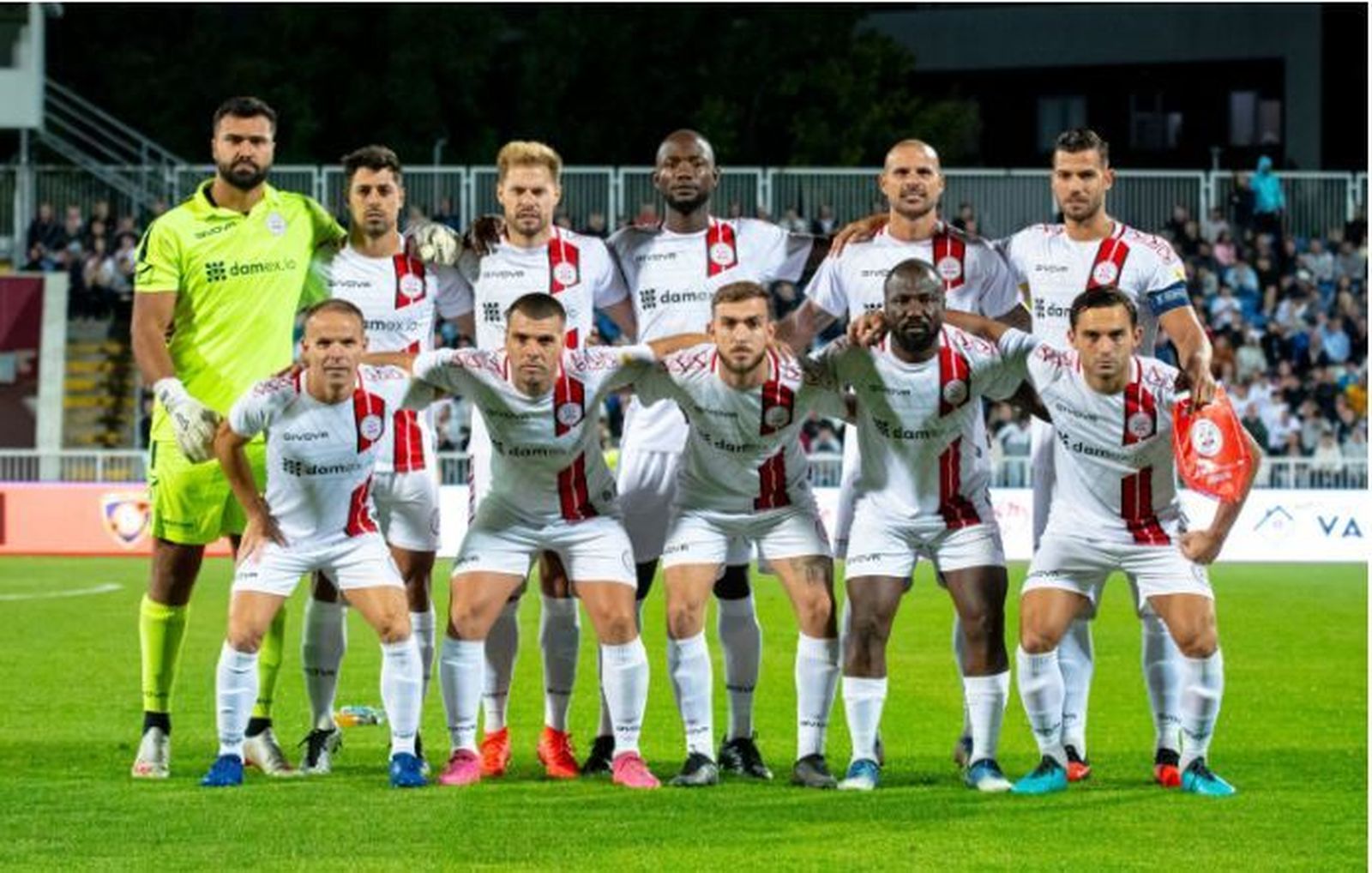 Once inicial del Lincoln en el partido de ida de la tercera ronda de la Conference
