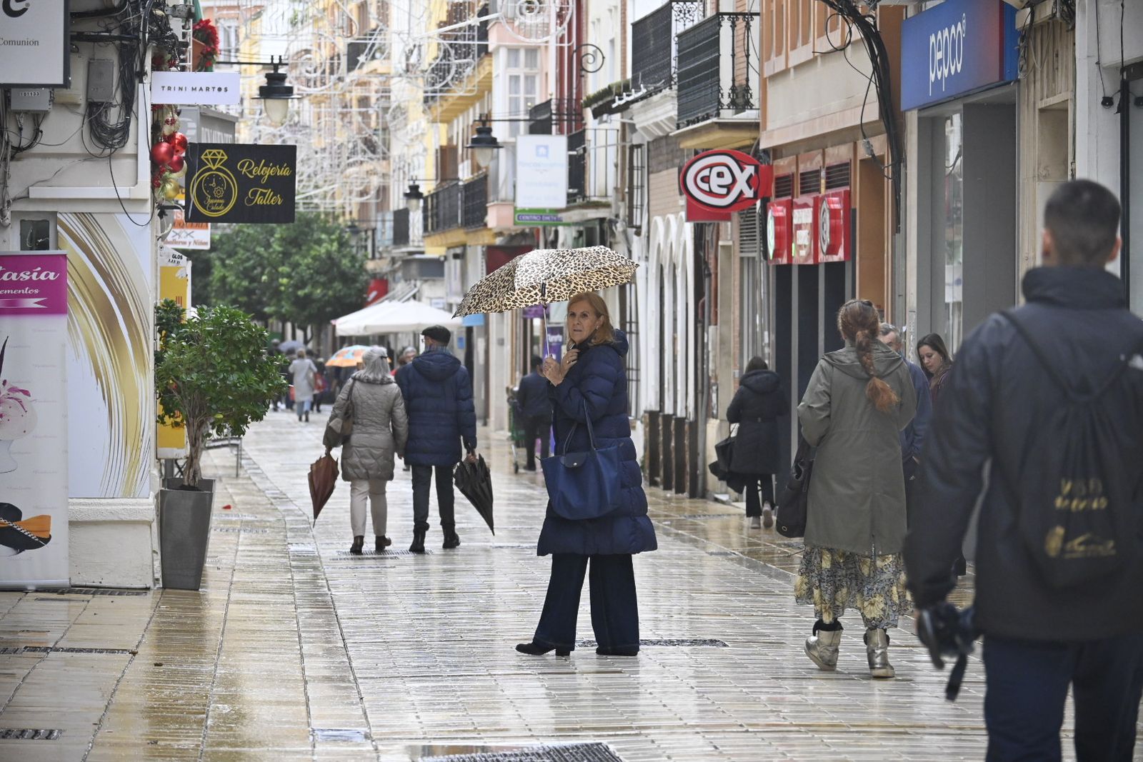 Fotografías de ambiente en la mañana del 3 de enero en Huelva