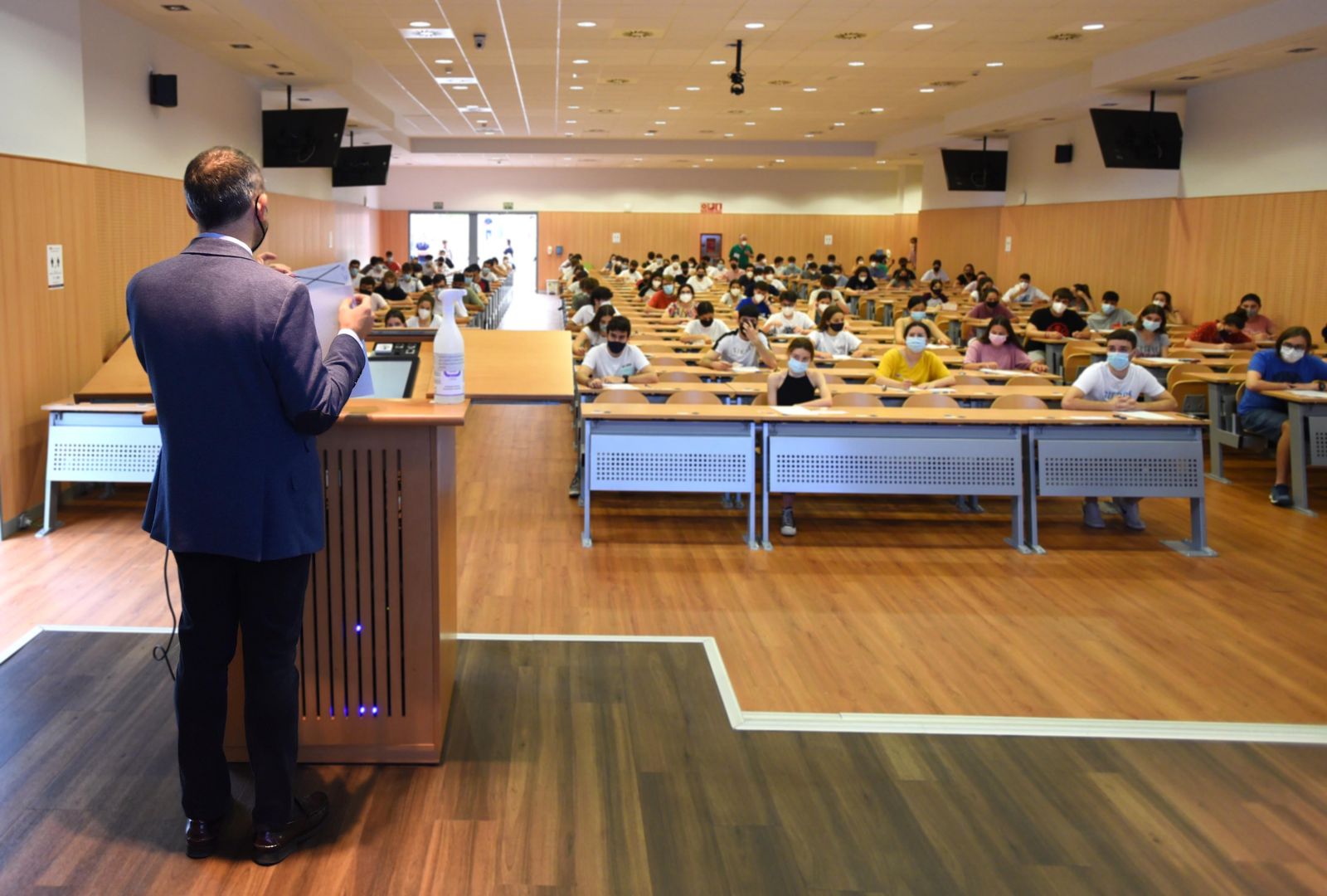 El inicio de los exámenes de Selectividad en Córdoba, en fotografías