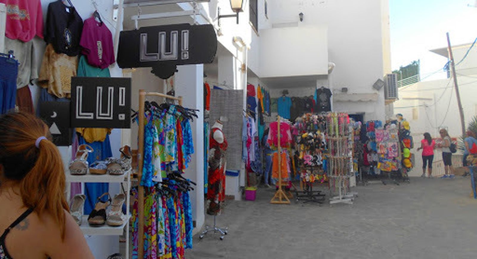 Mojácar destina 15.000 euros repartidos en bonos para apoyar el comercio local