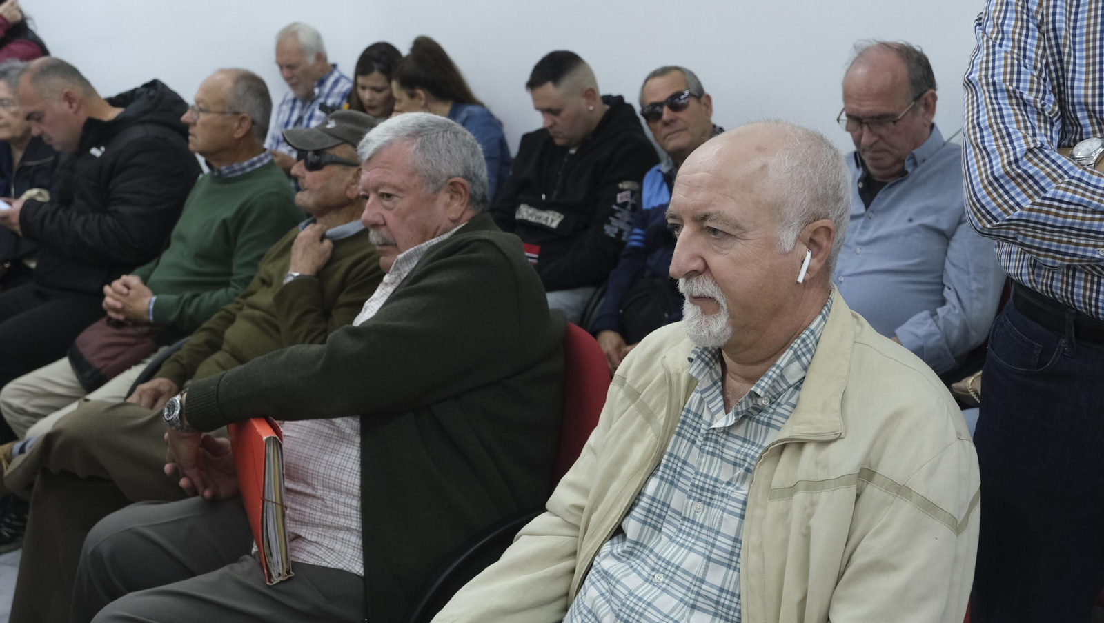 Las imágenes de la moción de censura en el Ayuntamiento de Carboneras