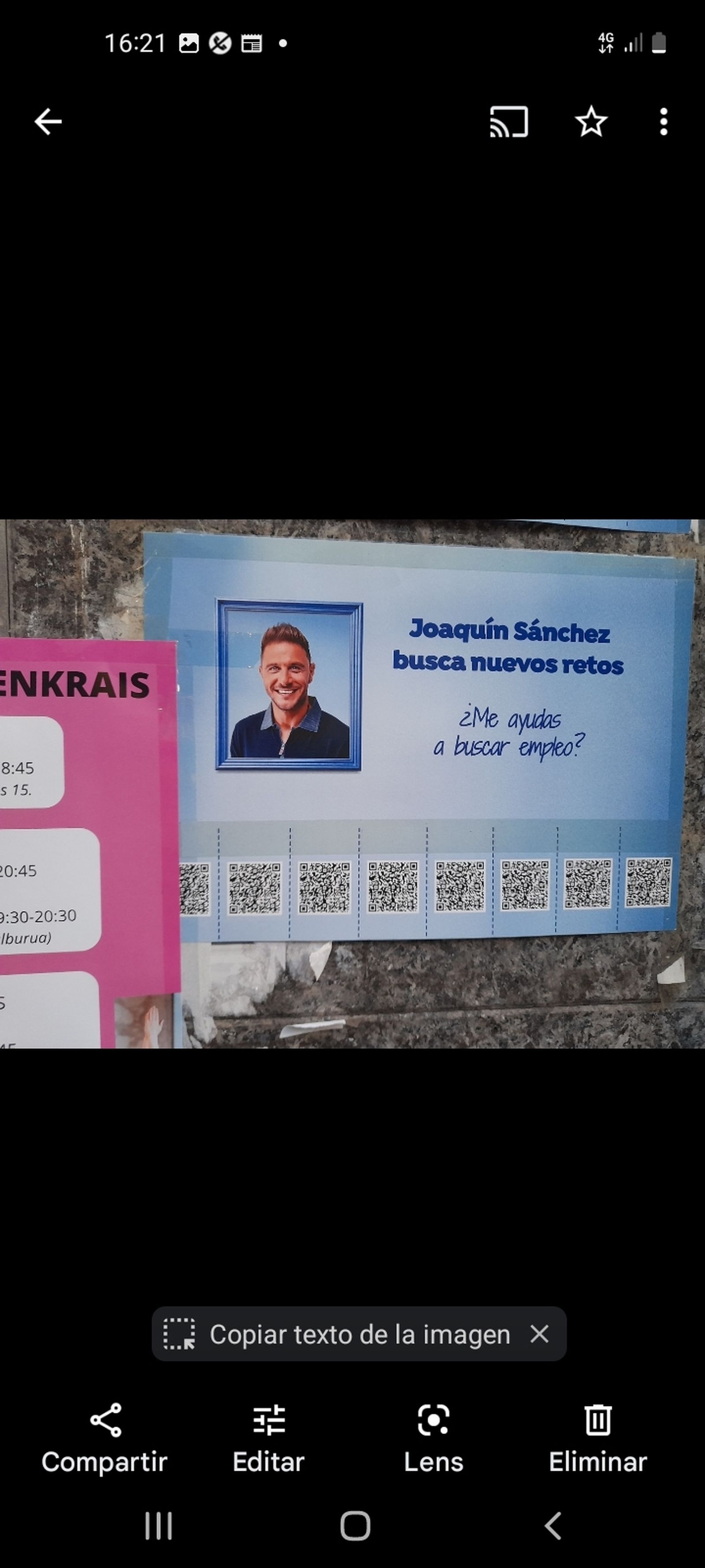 Uno de los carteles sobre Joaquín colocado en las calles de Vitoria