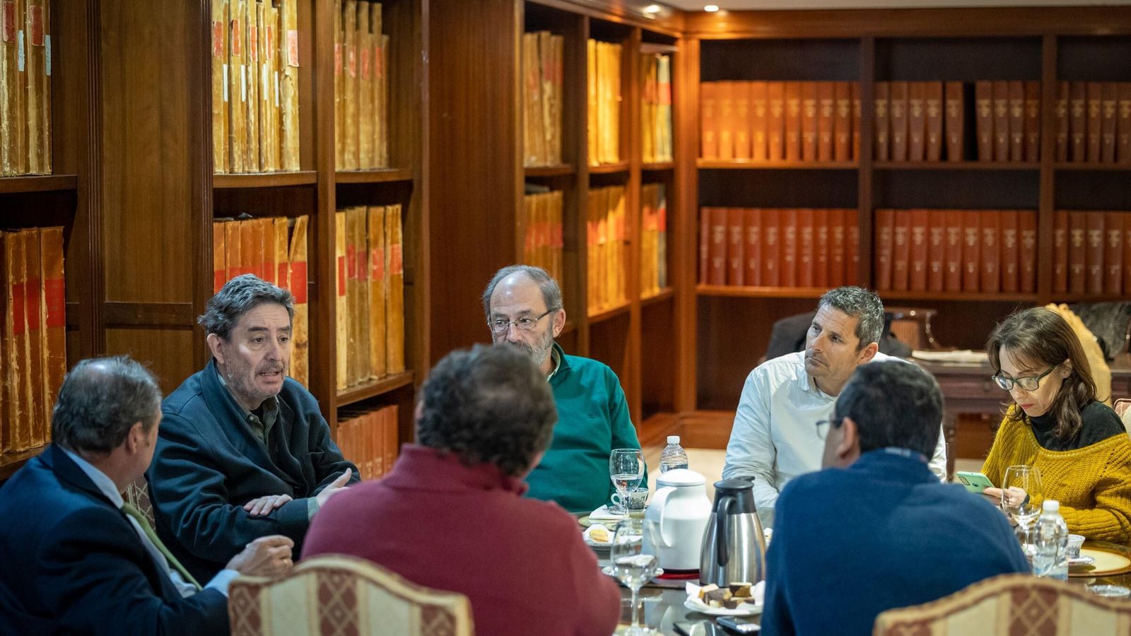Encuentro con Luis García Montero en la hemeroteca de Diario de Cádiz.