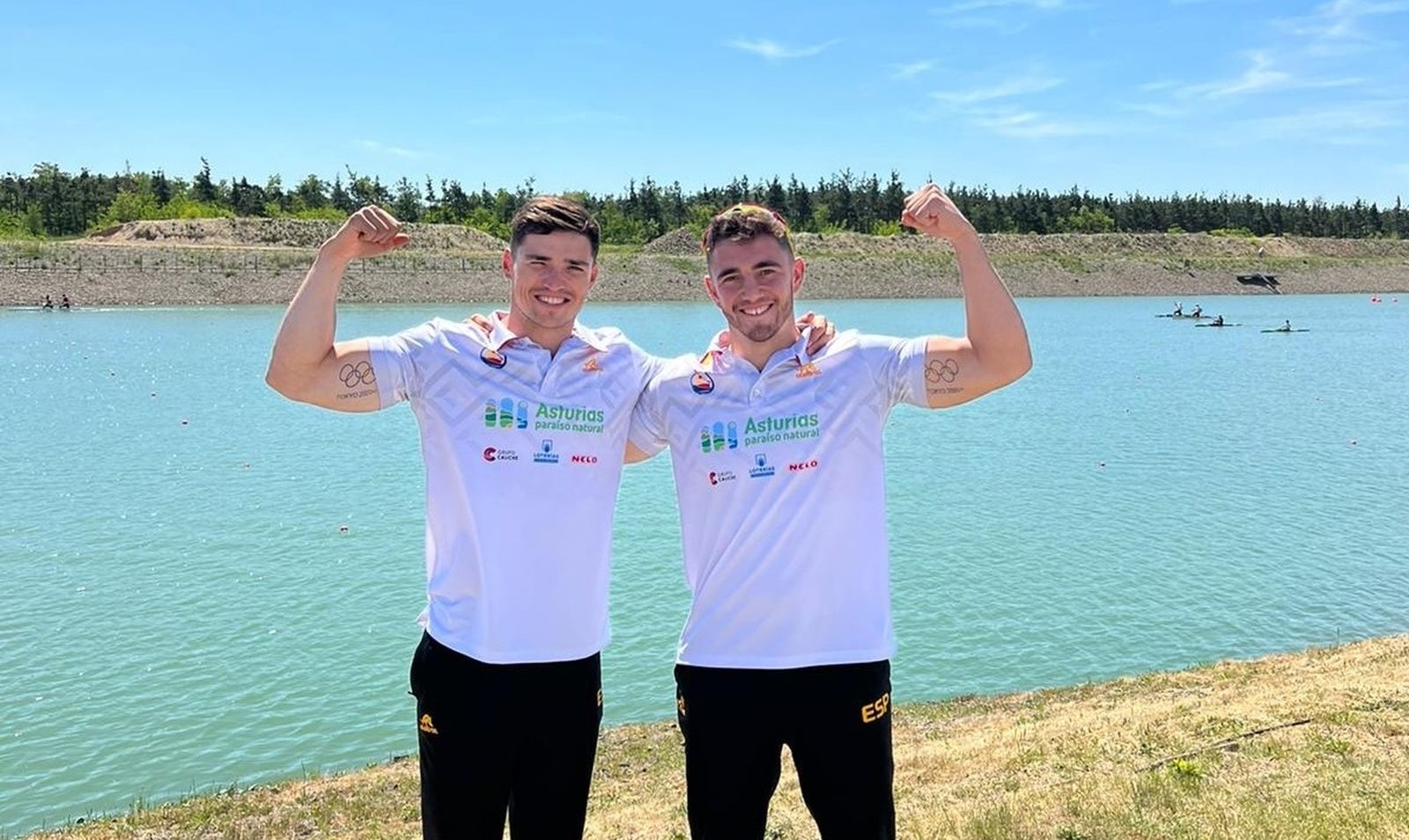 Pablo Martínez y Cayetano García de la Borbolla posan en Racice antes de la Copa del Mundo.
