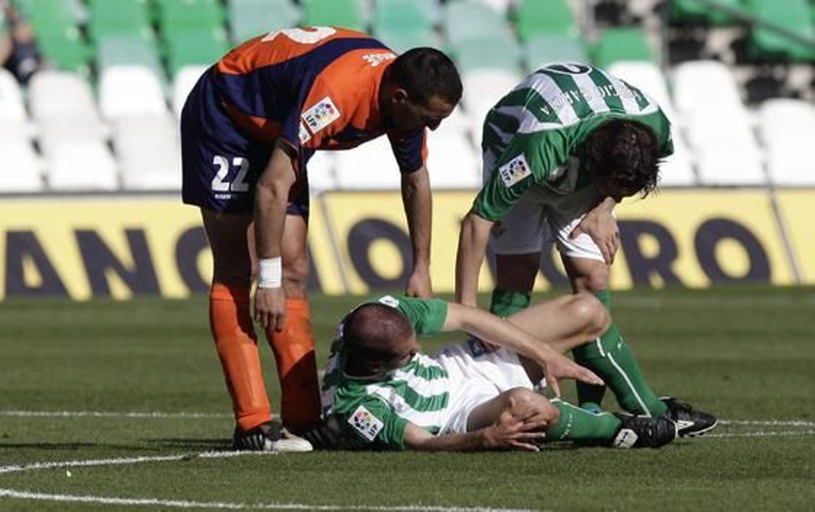 El Betis pierde en el Ruiz de Lopera ante el Girona. / Antonio Pizarro