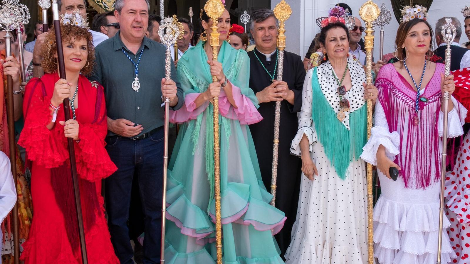 Juan Espadas, junto a María Eugenia Limón y María Márquez.