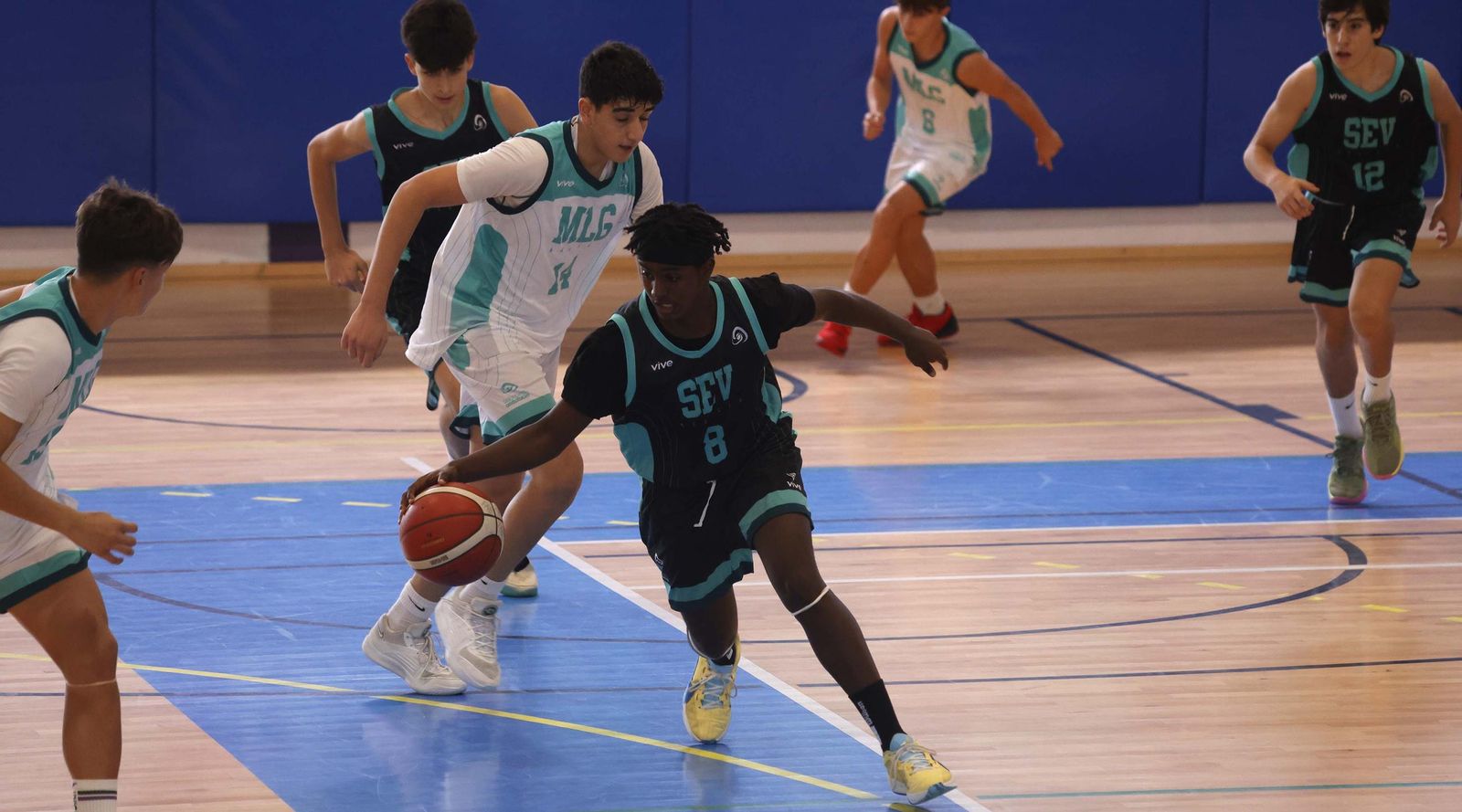 Las fotos de la tercera y última jornada del Campeonato de Andalucía infantil masculino de baloncesto, en La Línea