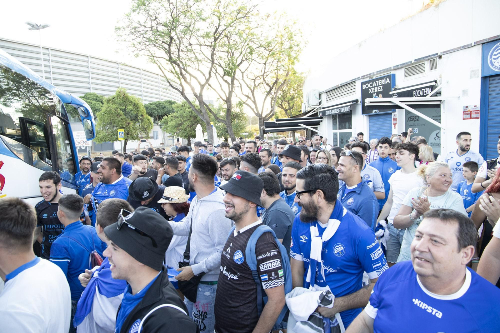 Así ha recibido la afición del Xerez DFC al equipo tras el ascenso