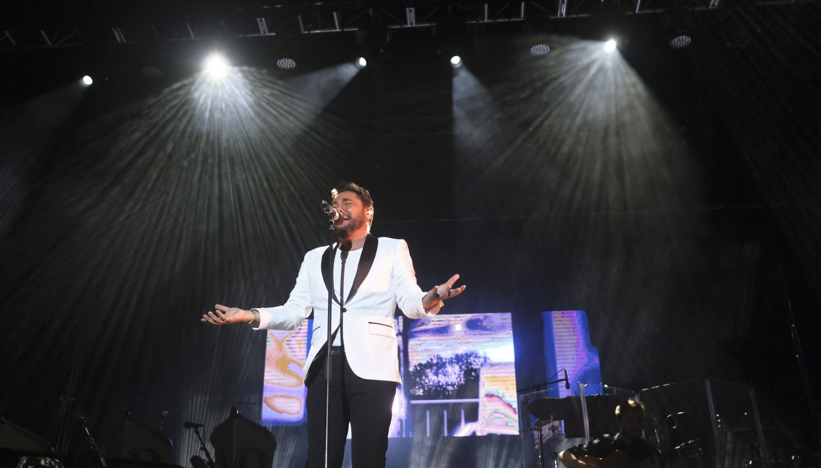 El concierto de Miguel Poveda en Córdoba, en imágenes