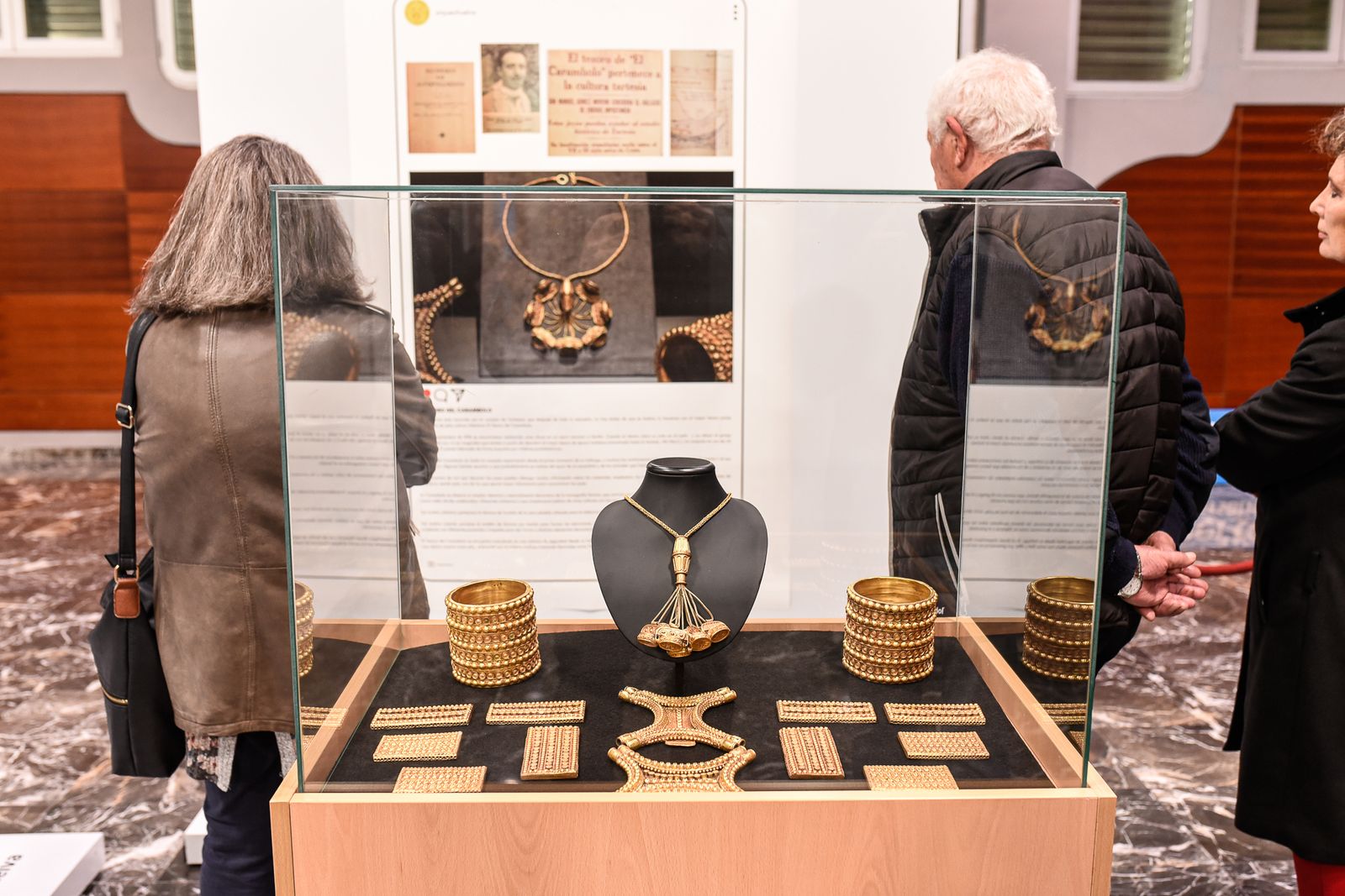 Imágenes de la inauguración de Huelva, el corazón de Tartessos. I Jornada patrimonial en el entorno de la Ría'