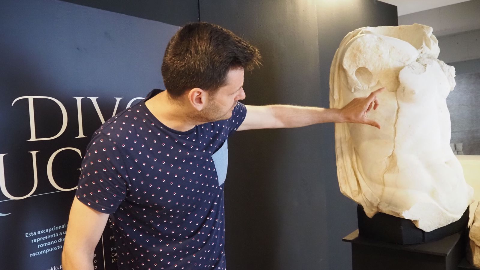 Manuel Aguayo en el Museo Arqueológico.