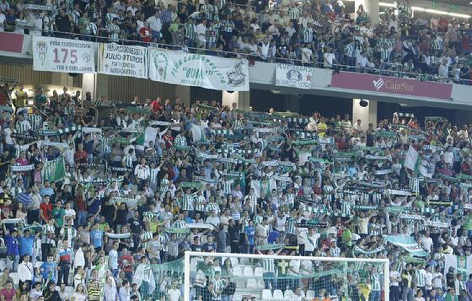 El Córdoba y el Villarreal B empatan en su partido en el Arcángel.

Foto: Álvaro Carmona