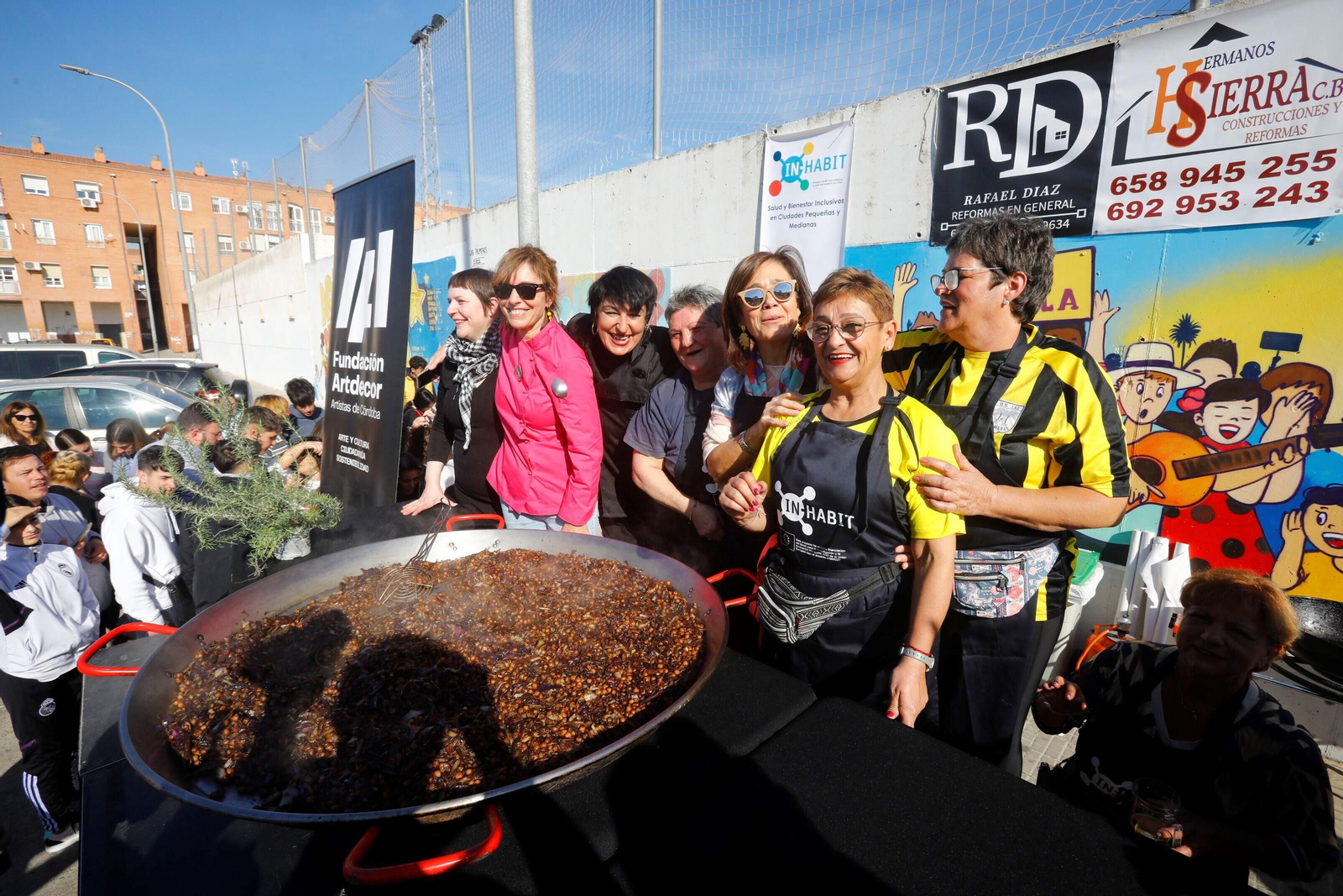 Así ha sido el perol gourmet celebrado en Las Palmeras de Córdoba, en imágenes