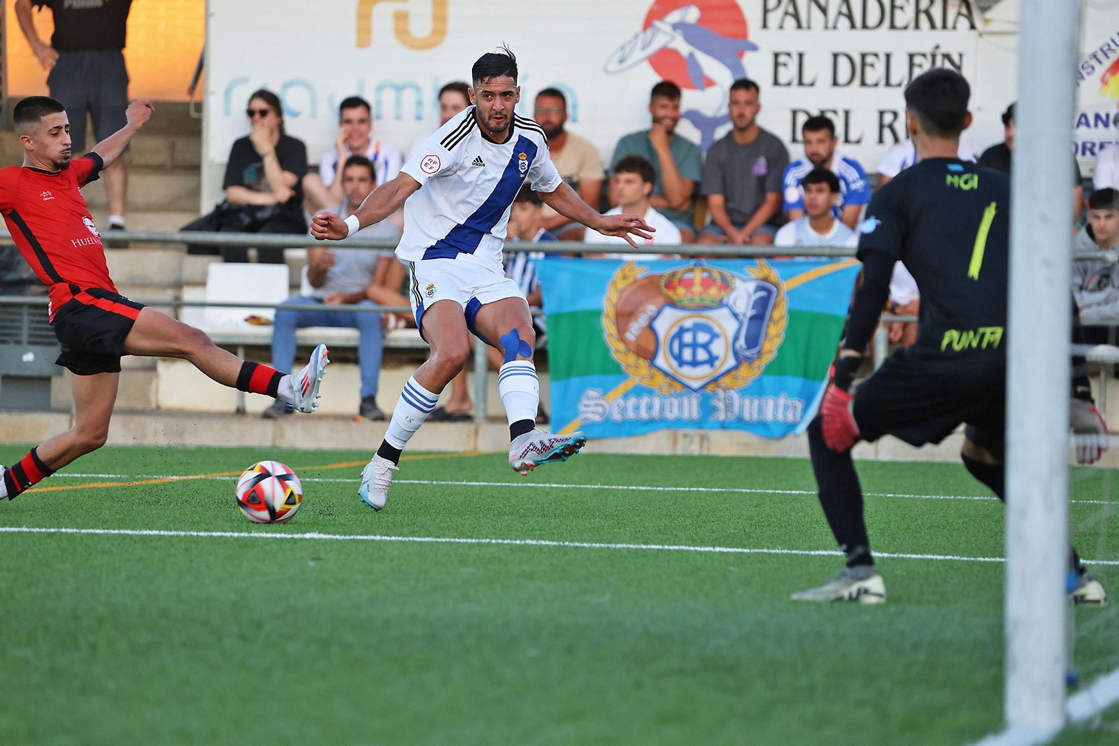 Imágenes del amistoso entre el CD Punta Umbría y el Recreativo de Huelva