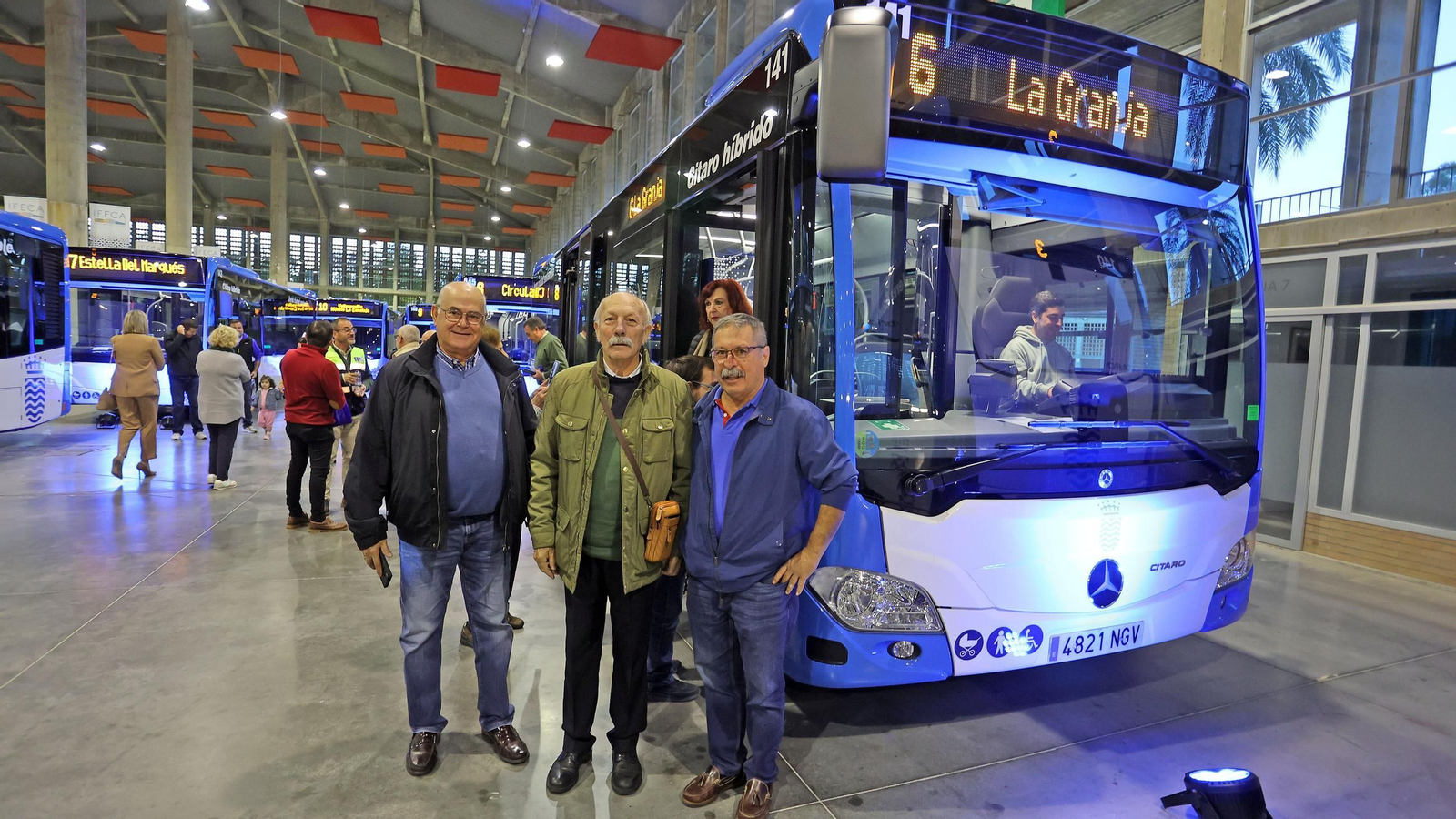 Imágenes de la presentación de los nuevos autobuses urbanos de Jerez
