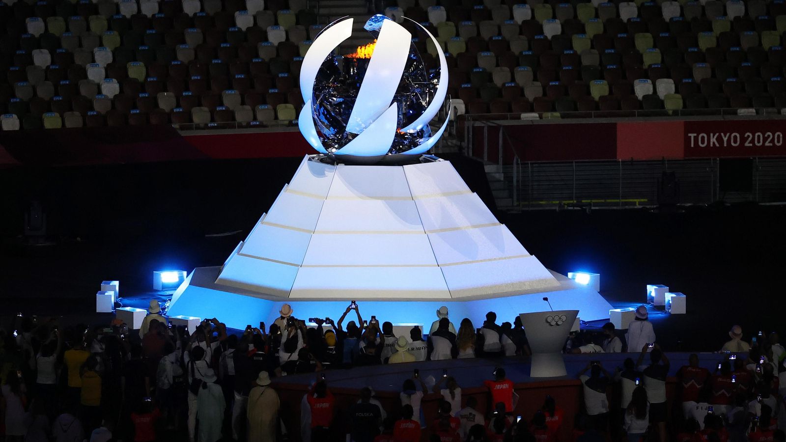 Se apaga la llama olímpica de los Juegos de Tokio 2020.