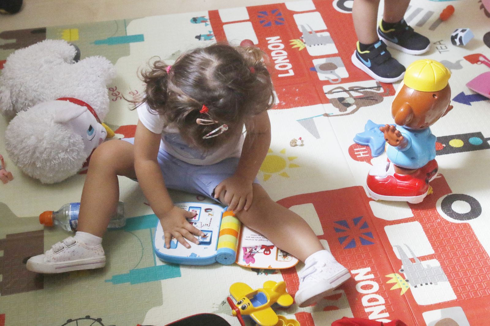 Fotogalería: Primer día de los pequeños cordobeses en las guarderías