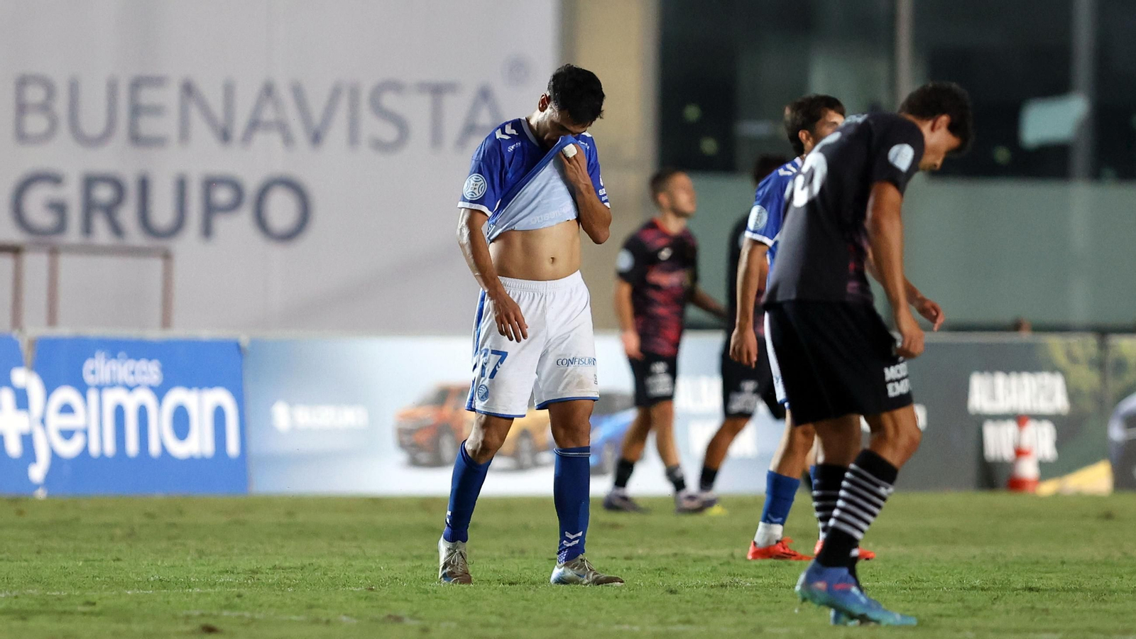 Imágenes del Xerez DFC contra el Águlas FC en Chapín