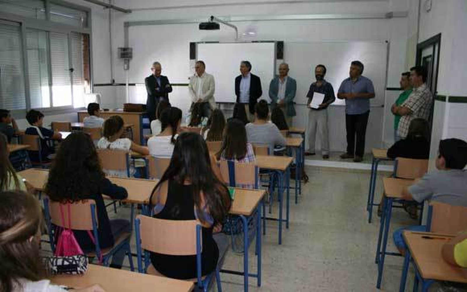 Más de 153.000 alumnos de Secundaria, Educación Permanente y Especial vuelven a las aulas