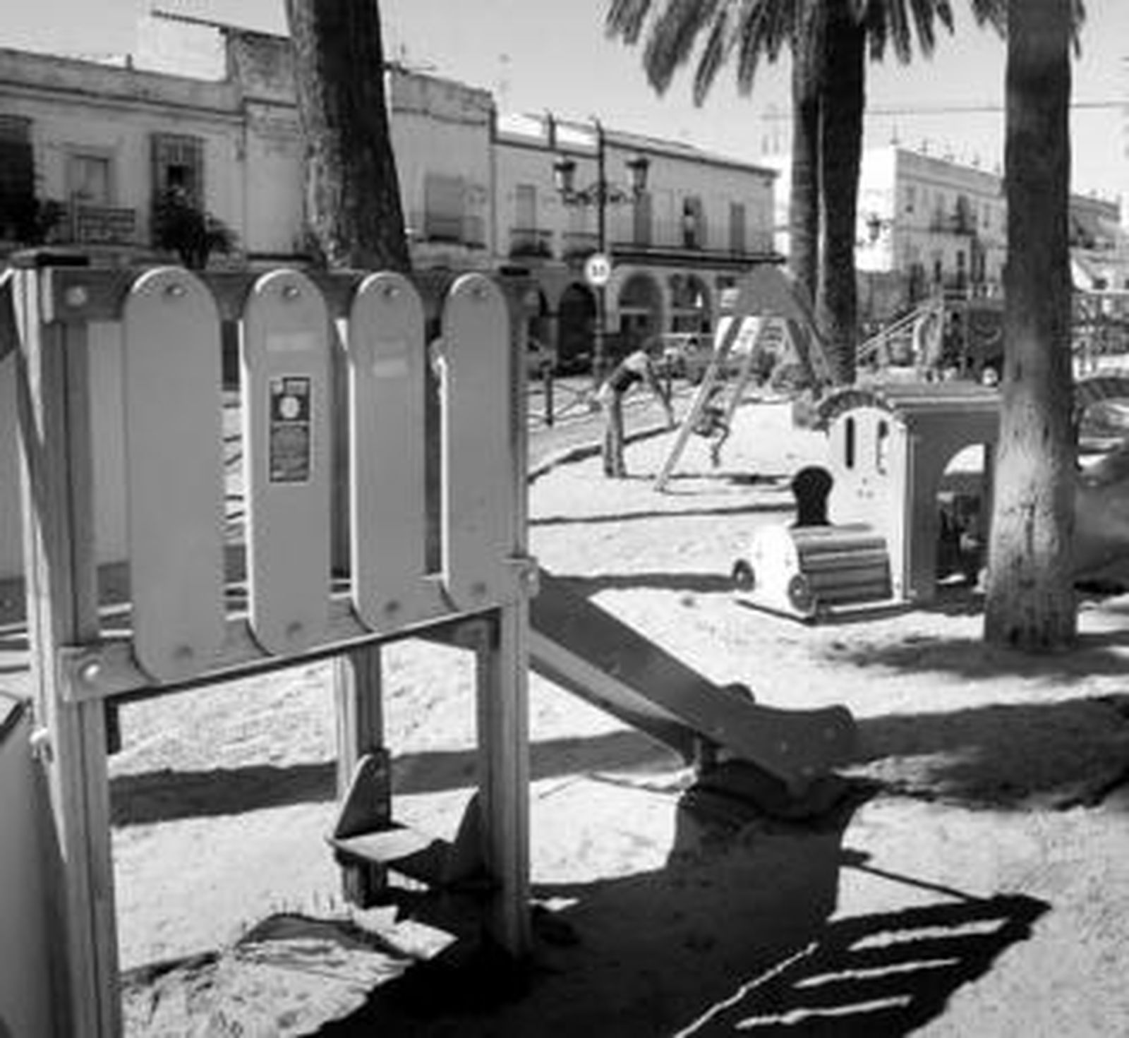 El mantenimiento de los parques infantiles se adjudicará a una empresa