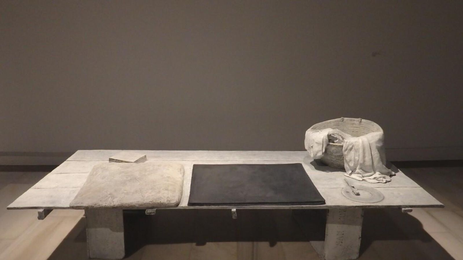 Una de las esculturas de Carmen Laffón que acoge el Bellas Artes.