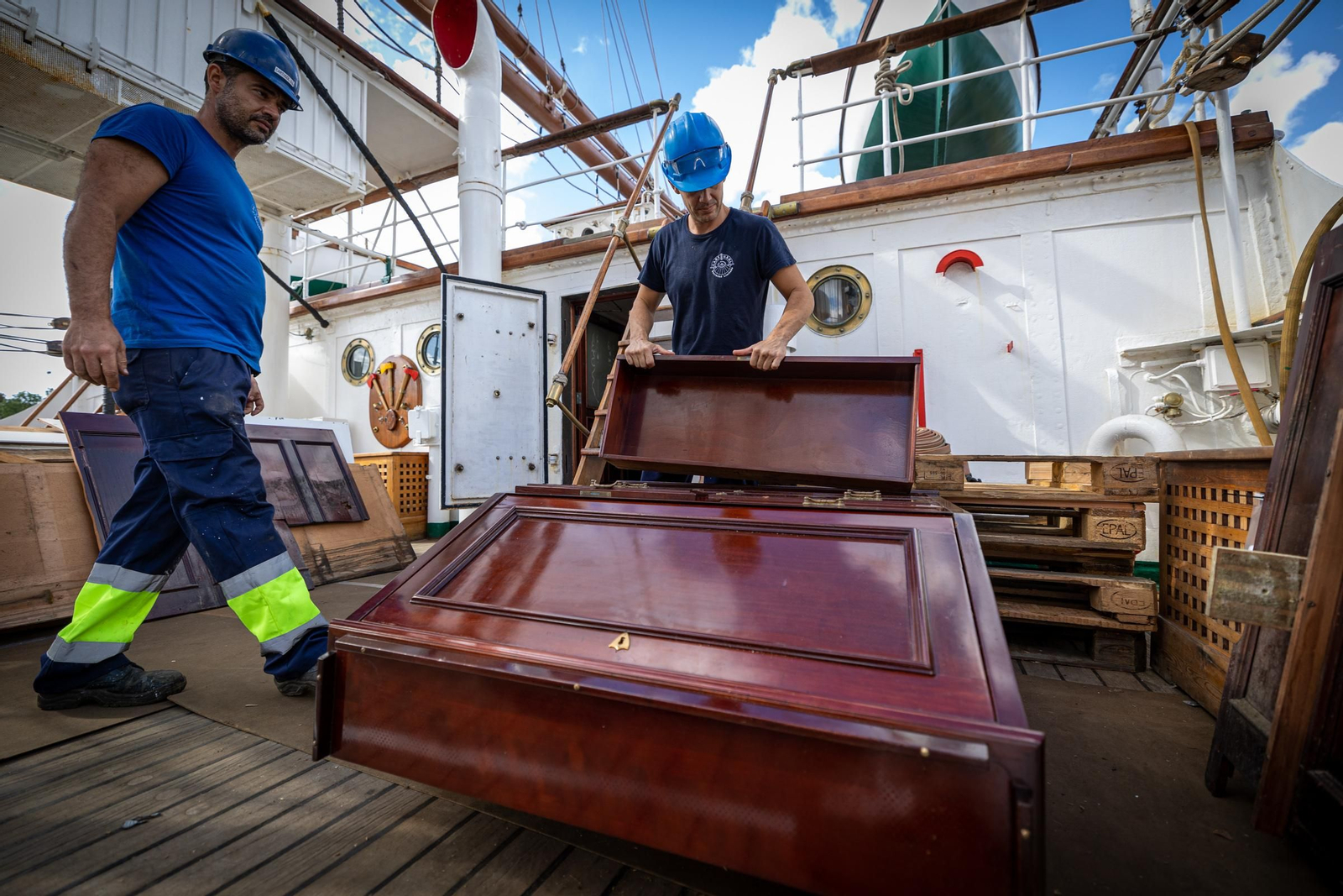 Un recorrido completo por las obras del buque escuela 'Juan Sebastián de Elcano'