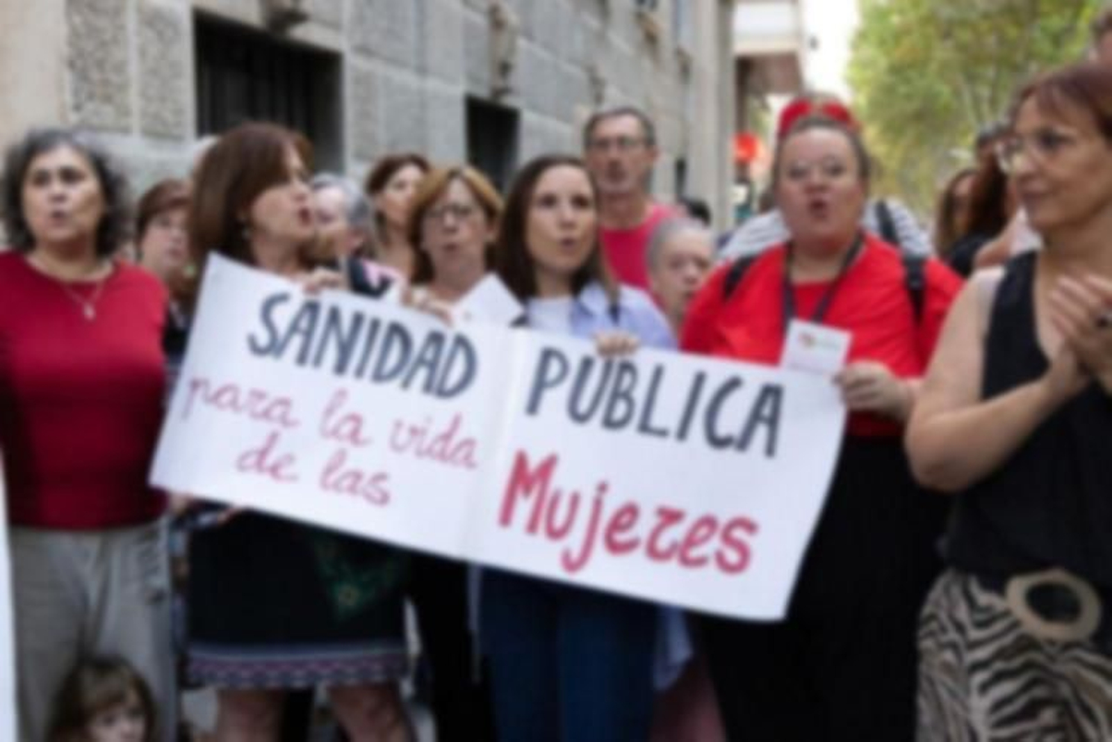 Concentración en Jaén por la crisis del cribado del cáncer de mama.