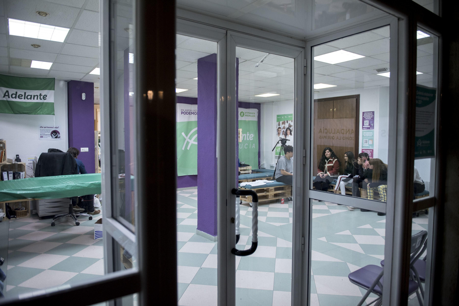 Las imágenes de las elecciones andaluzas en Granada