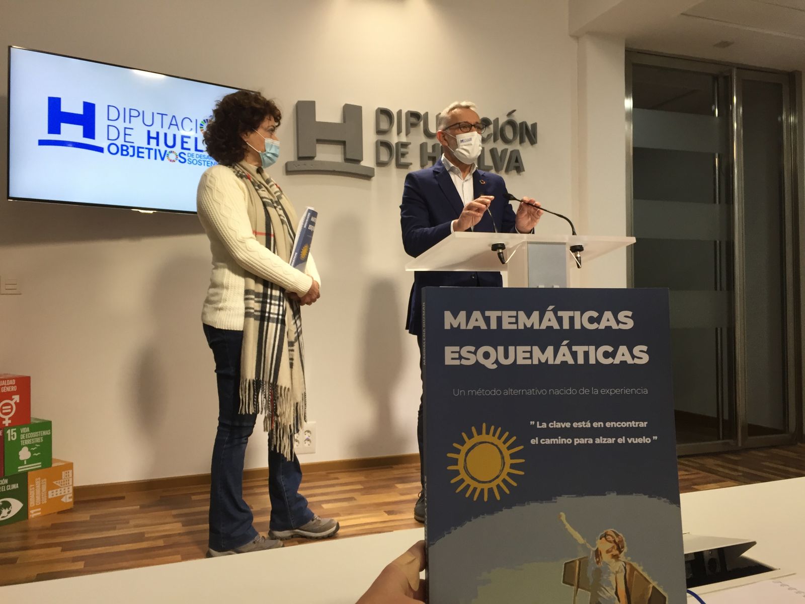 Presentación del libro Matemáticas Esquemáticas.