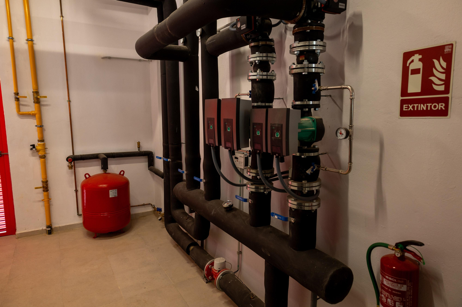 Un recorrido en imágenes por el interior del nuevo colegio del Ensanche Sur en Huelva