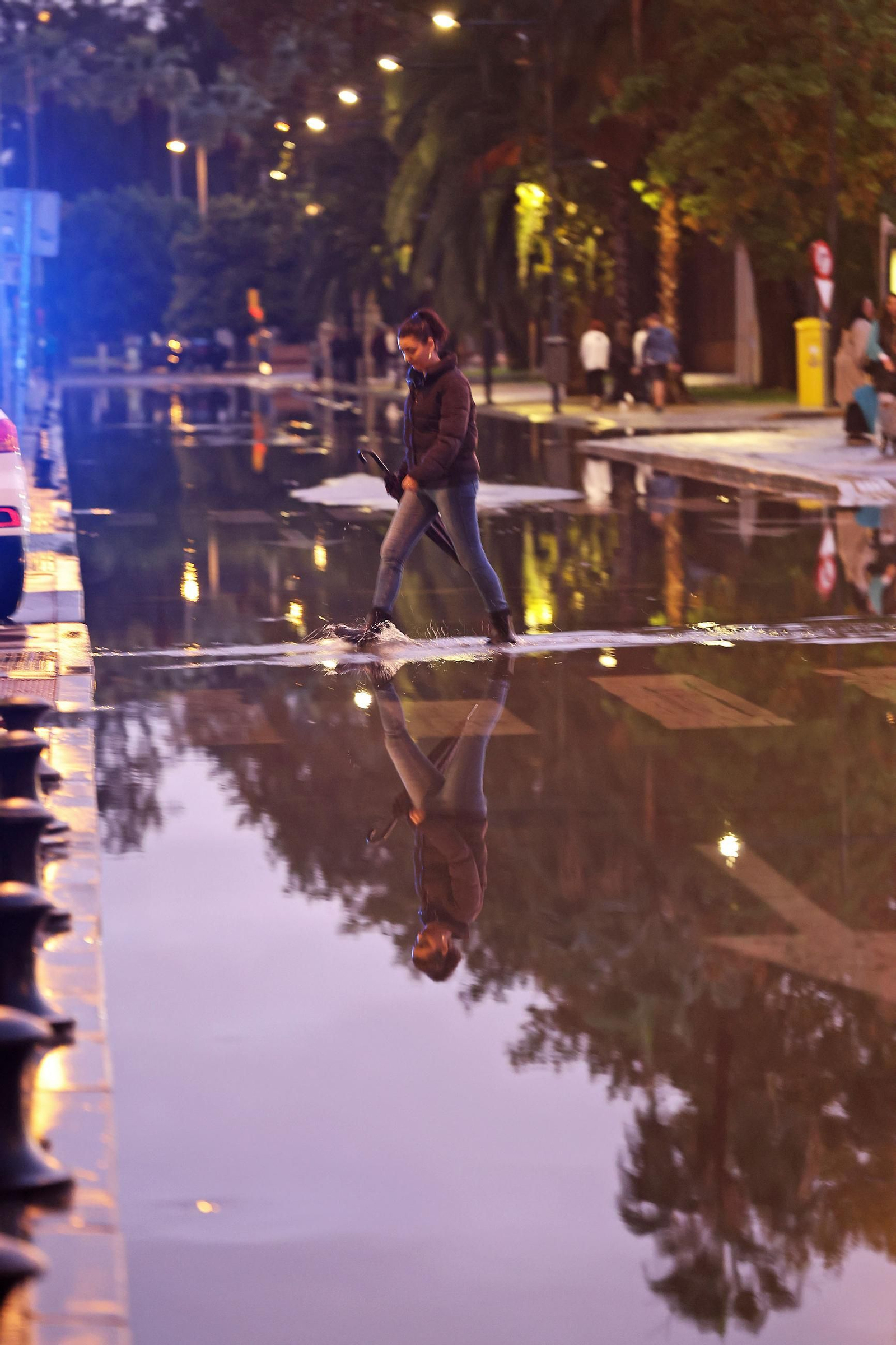 Imágenes del caos en Huelva por la borrasca Claudia con inundaciones, riadas y cortes de carreteras