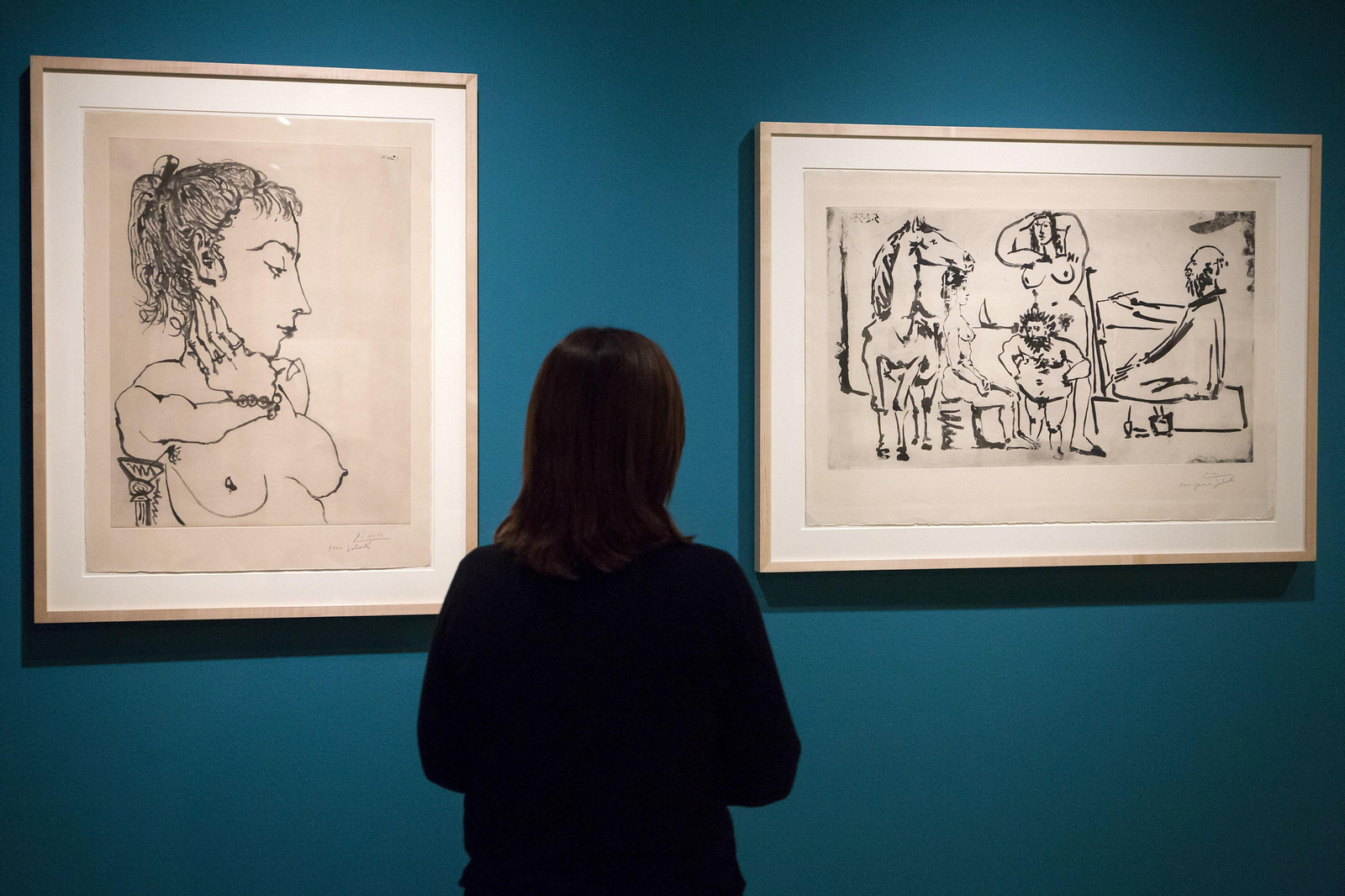 'Busto de mujer con cola de caballo' y 'El pintor en la playa' de Picasso en la muestra de la Casa Natal.