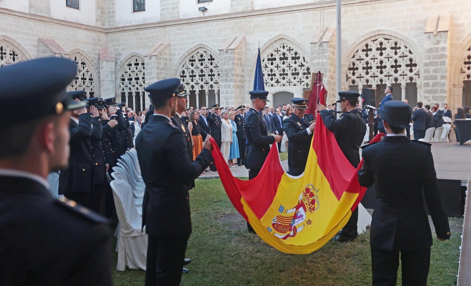 Entrega de Diplomas a la Policía Nacional de Jerez por la Medalla de Oro