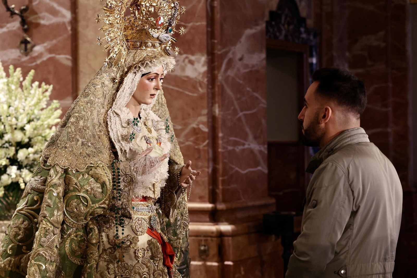 La vuelta de la Esperanza Macarena tras la restauración de Manzano, en imágenes