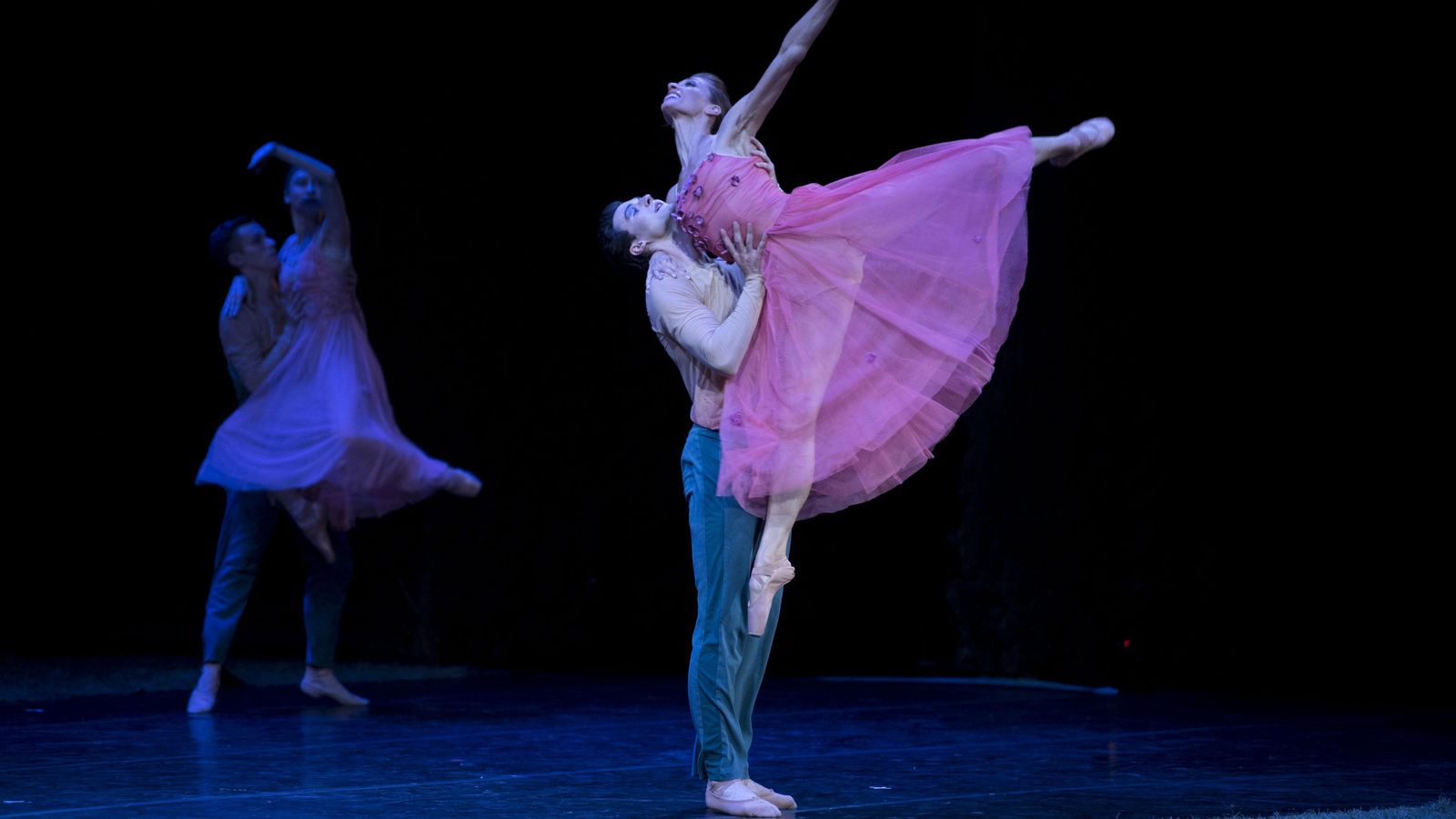 El vestuario, fundamental en 'Las cuatro estaciones' del Mariinsky.