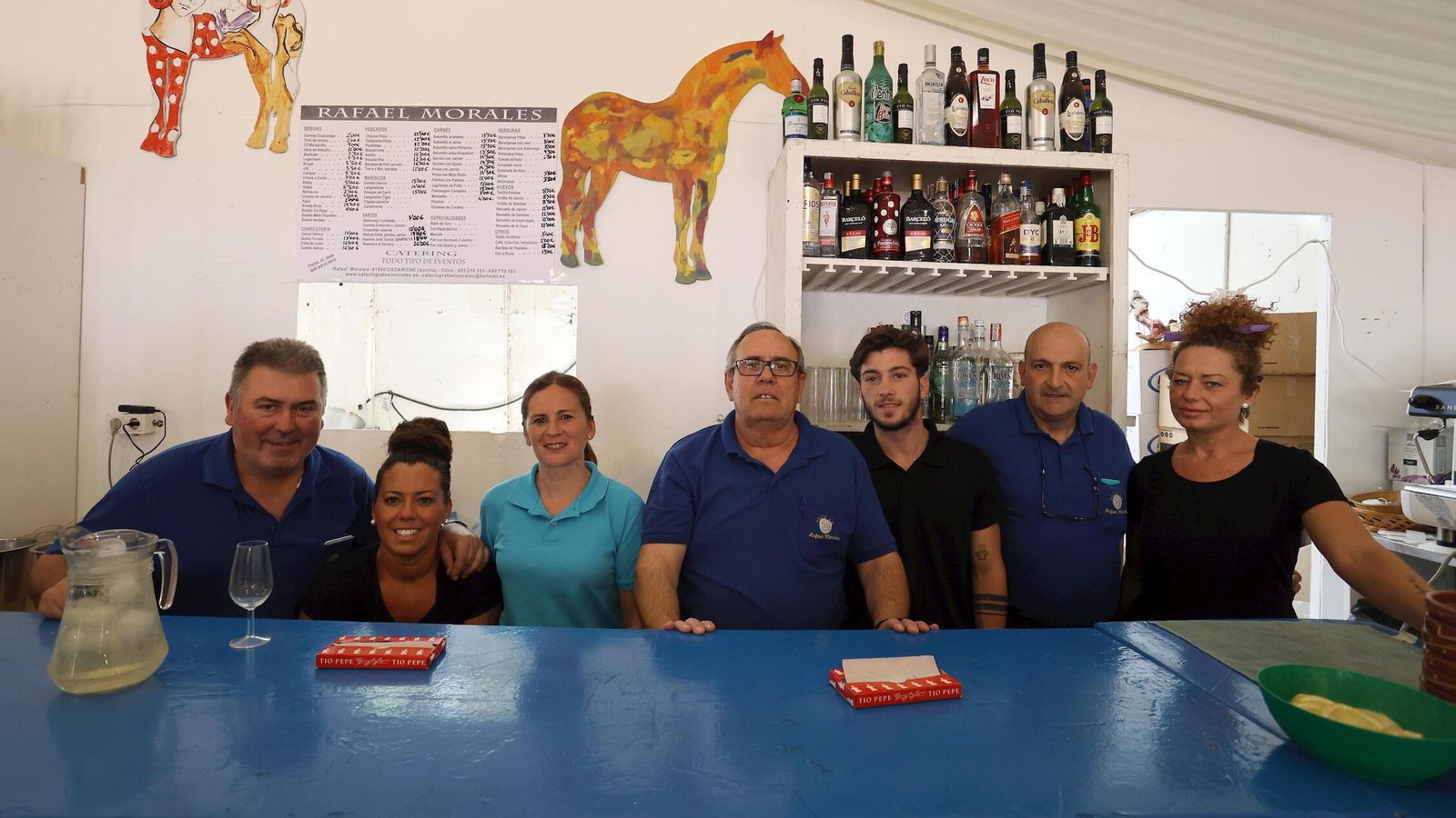 El equipo de trabajadores de Catering Rafael Morales, en la caseta de Diario de Jerez. El equipo de trabajadores de Catering Rafael Morales, en la caseta de Diario de Jerez.