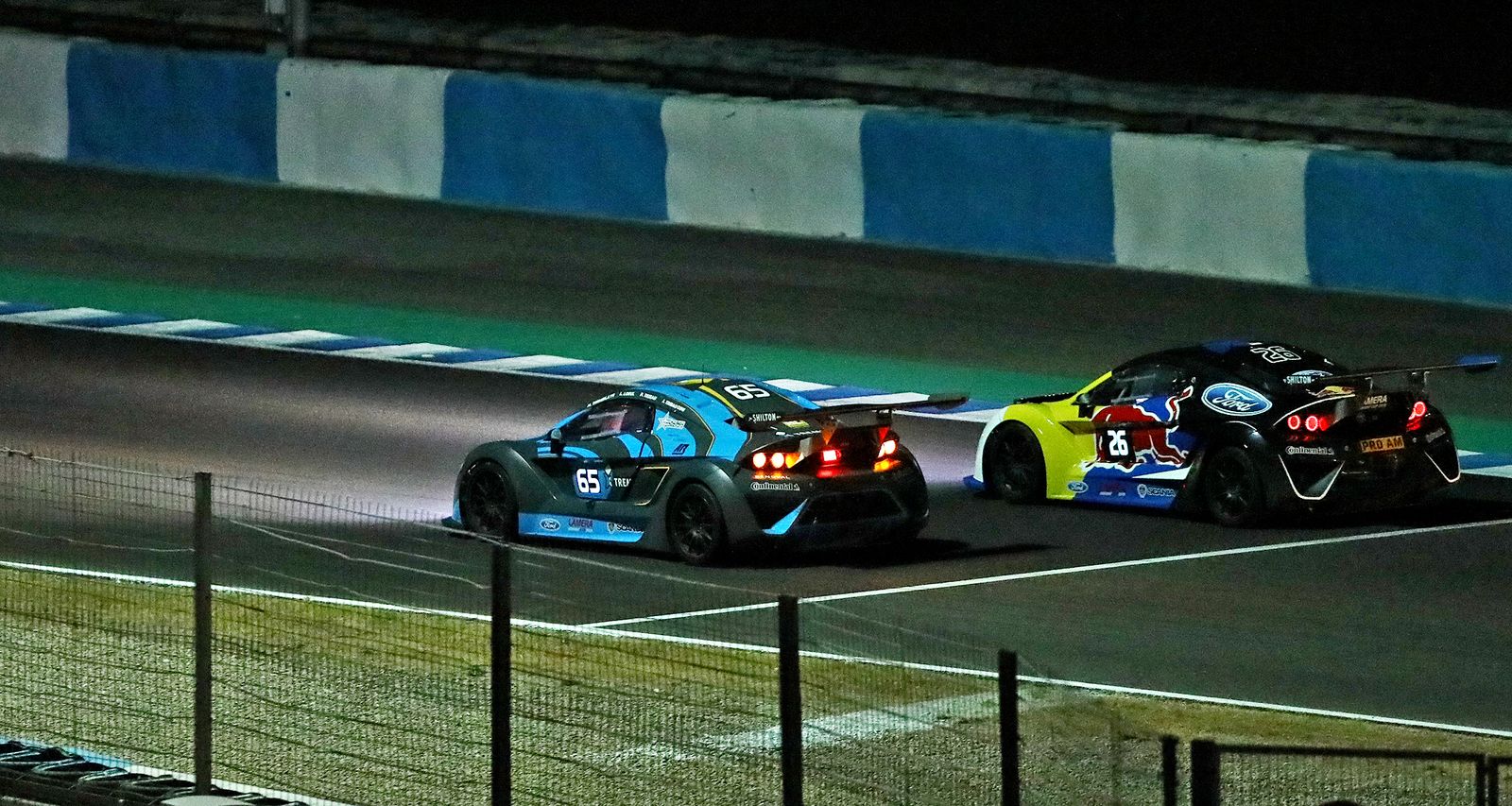 Imágenes de las 24 horas de automovilismo en el Circuito de Jerez