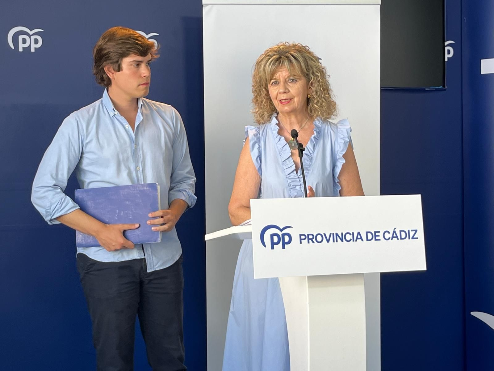 Elvira Velasco y Miguel Ángel Sastre, congresistas del PP. Elvira Velasco y Miguel Ángel Sastre, congresistas del PP.