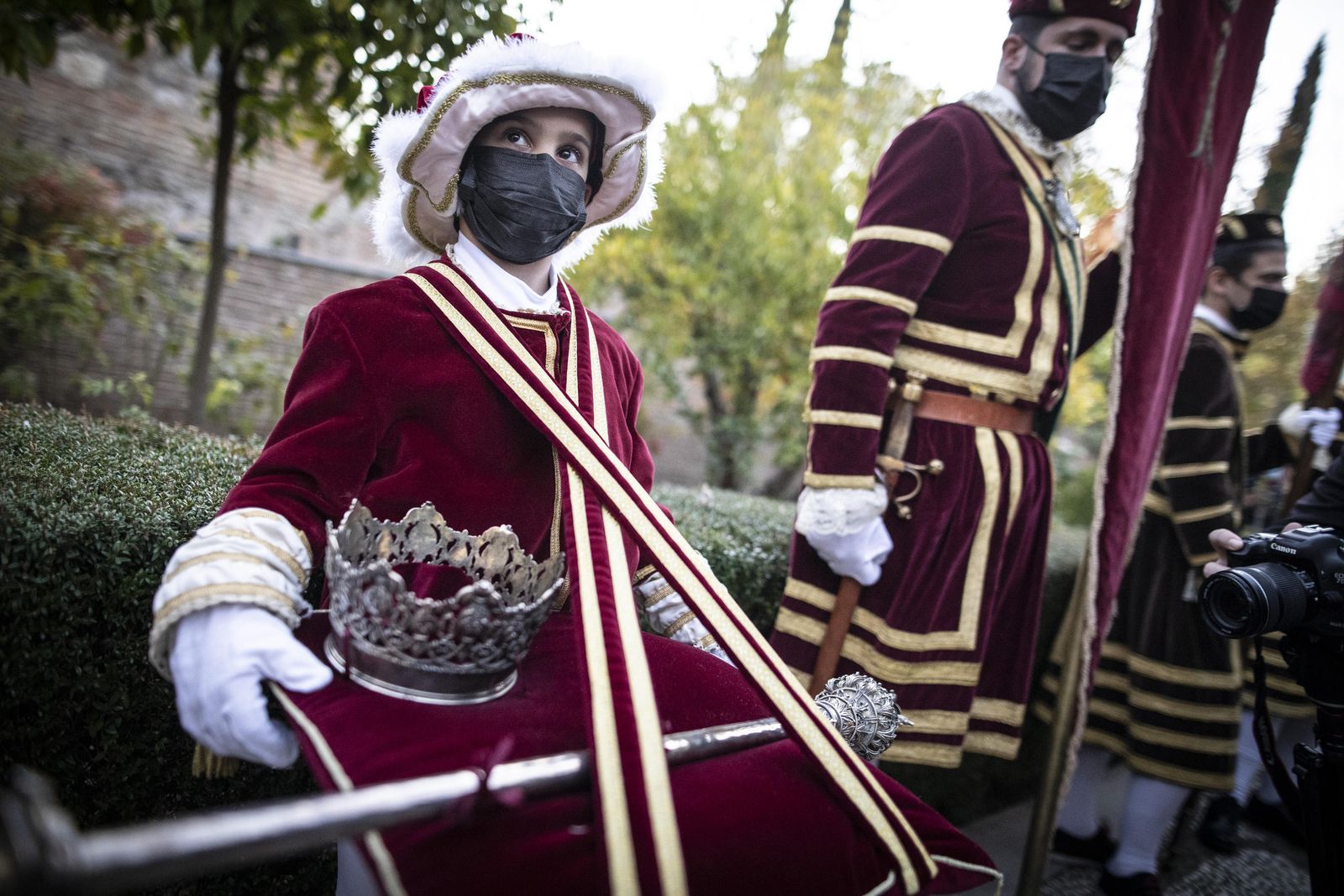 Fotos: el homenaje del quinto centenario del traslado de los restos de los Reyes Católicos
